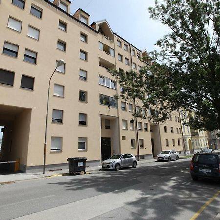 Elegant Central Apt Maribor W/Parking Buitenkant foto