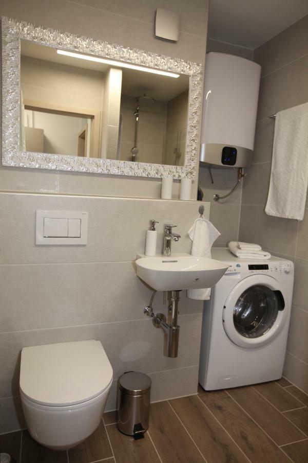Elegant Central Apt Maribor W/Parking Buitenkant foto