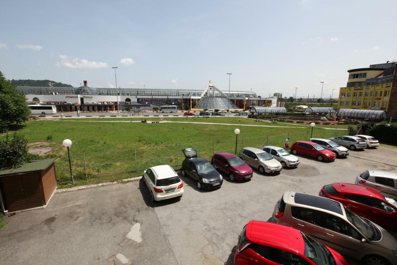 Elegant Central Apt Maribor W/Parking Buitenkant foto