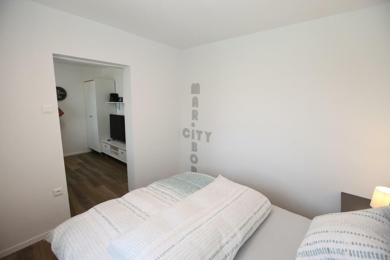 Elegant Central Apt Maribor W/Parking Buitenkant foto